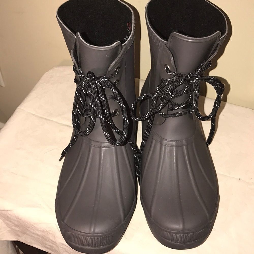 NWT Chooka Eastlake waterproof rain boots size 8